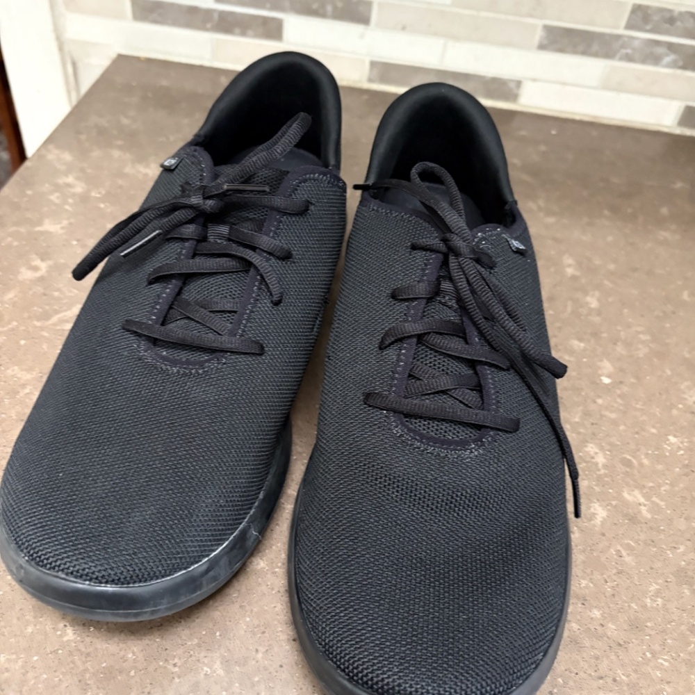 Kizik Madrid Eco Knit Black Lace Sneakers Hands Free Mens Size 11.5 - Picture 2 of 4
